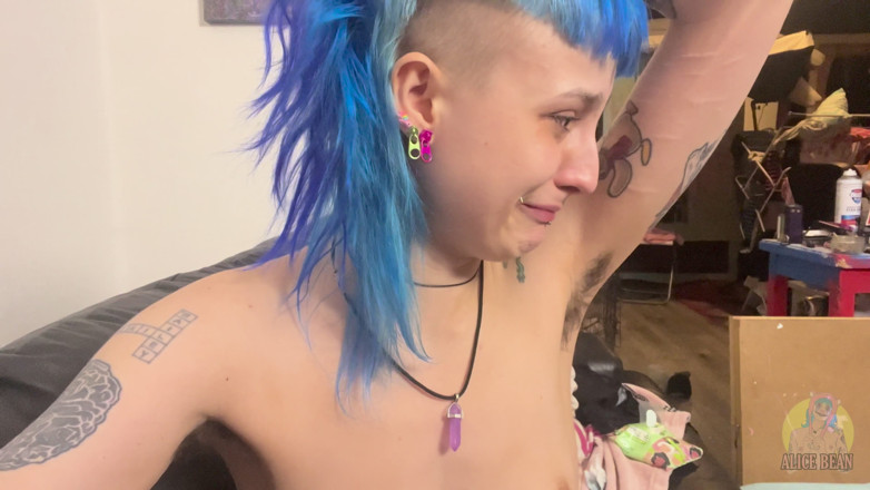 Alice Bean: Alice má bpd zhroucení s vytaženými kozami