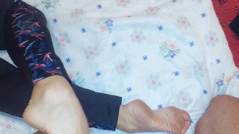 Selena701: Amatur Berambut perang Kaki Isteri Matang Dan Gaya Doggy