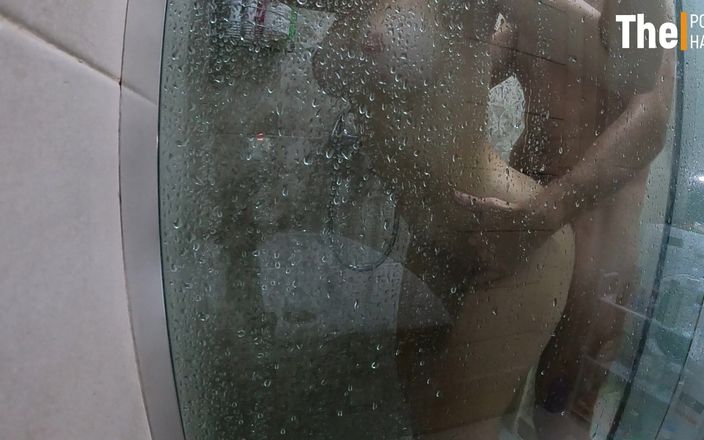 ThePornHawk: मेरे सौतेले पापा ने मुझे शॉवर में चोदा