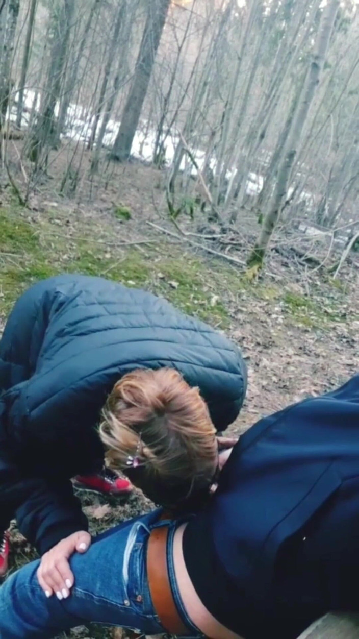 Crazyfamily 1970: 继母在树林里吮吸我