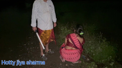 Hotty Jiya Sharmaa: Donne del sesso all'aperto scopate con il proprietario in audio...