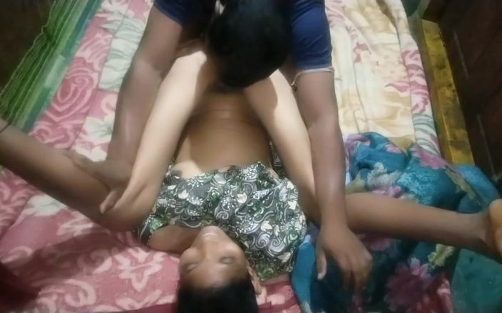 Graju1244: 印度阿姨的重口味性爱视频，一个亚洲少女的激情性爱视频
