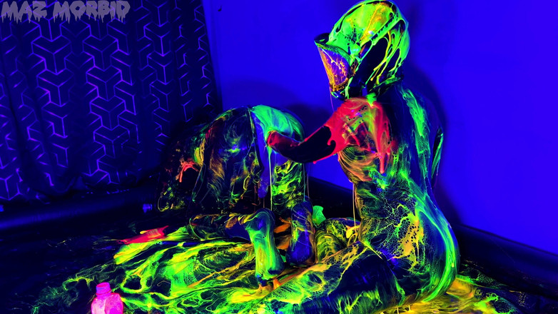 KinkyFemdomTV: Uv mokry i niechlujny Gimpy Double Fisting 4K z Patricią