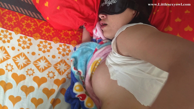 Littlesexyowl: Morning creampie! My stepdaughter only wakes up when she feels...
