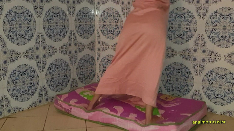 sahar good: Moroccan Teenager Has Sex with Construction in a House When...