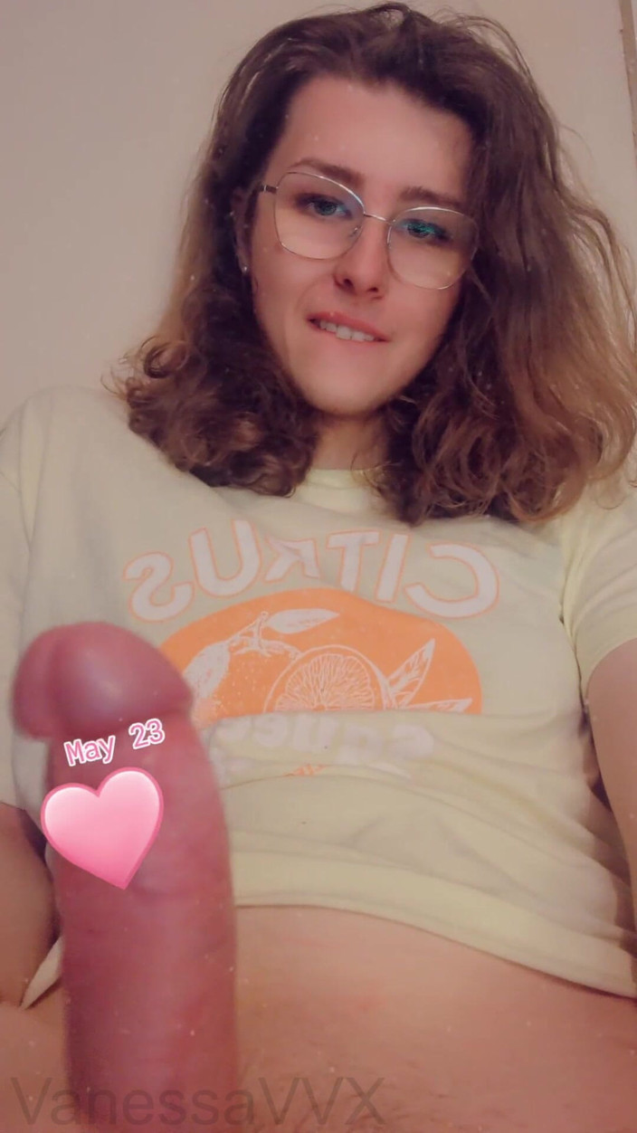 VanessaVVX: Vanessa Membuat Kucai Besar-besaran Pada Dirinya Dan Makan Semuanya