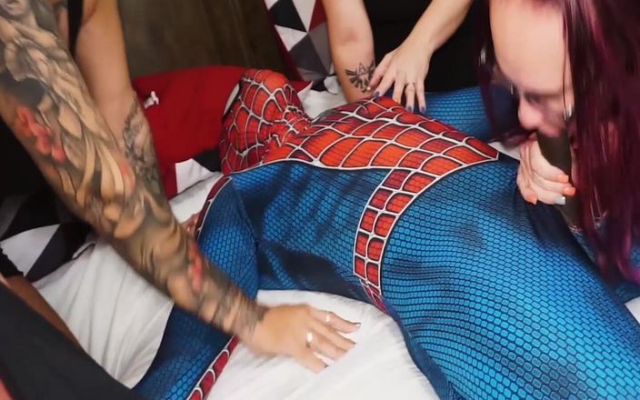 Mature man eaters: Mary Jane и шлюшка ее друга из Spierman