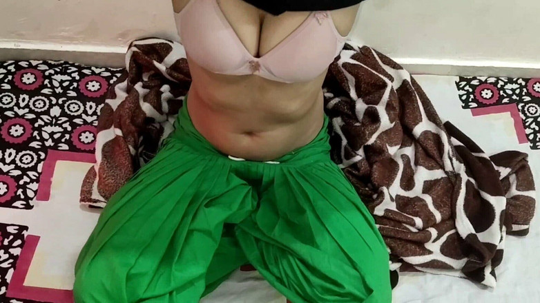 Saarabhabhi6: Teenager-schlampe schlampe schleicht ihren freund in ihr zimmer, um zu...