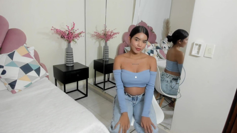 Angela Xoo: Spank Ass and Finger Sex Masturbation