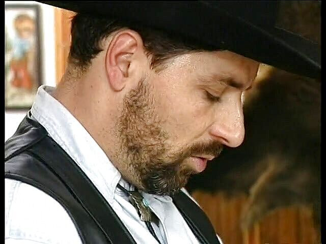 Lucky Cooch: La troia mora ama farsi scopare ruvidamente