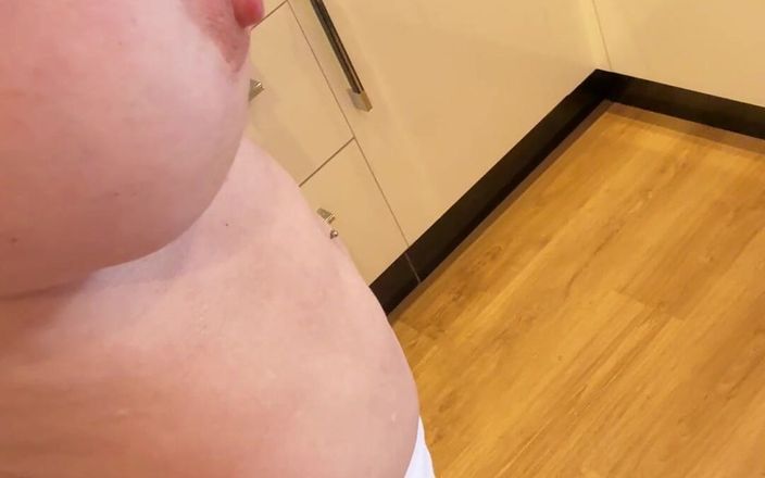 Sophie James: Milf lunes muestro que quieres debajo de mi atuendo