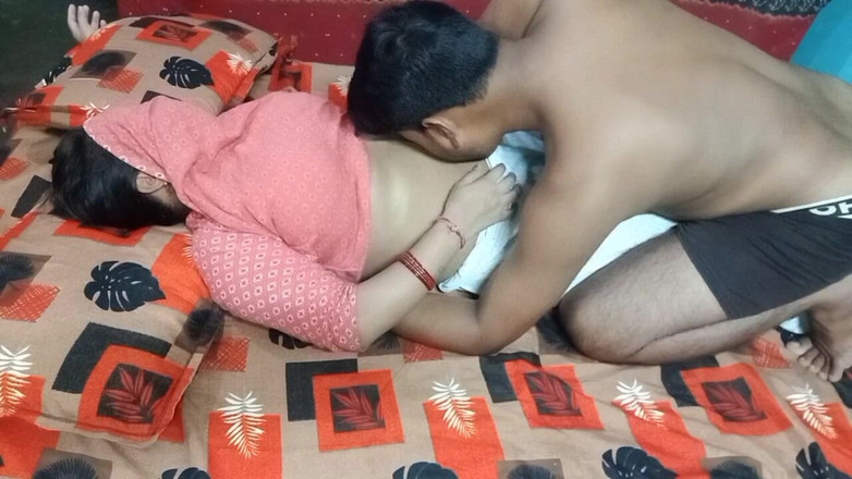 Manjushukla: Первый раз красивая бхабхи занимается романтичной