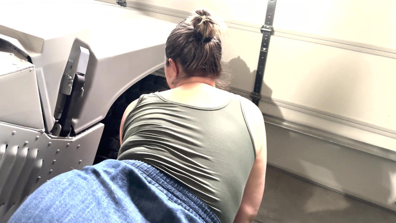 Fell-on Productions: マディシン・リー熟女フェラチオ in ディーゼルの匂いが大好き