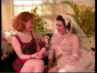 Lesbian Illusion: Jessica Rizzo dan pengembaraan lucah Amaerican seorang pengantin perempuan