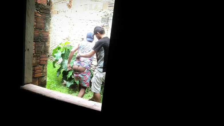 MiguellTrajano: Un om care face livrări a urmat clientul într-un lot abandonat...