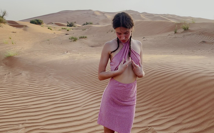 GoldTeachers: Masturbare sexy riscantă în Deșertul Arab