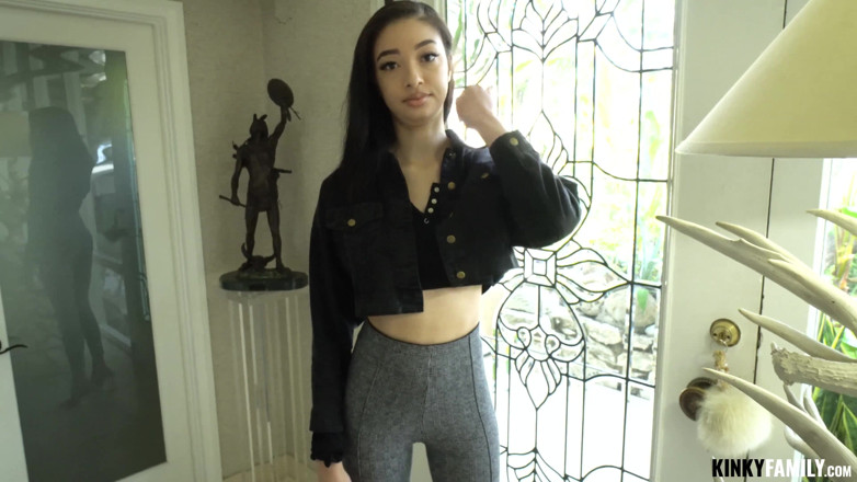Kinky Family: Fucking stepsis before a party
