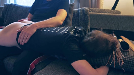 Oznob Oznofla: Amateur-junge bekommt sein erstes spanking