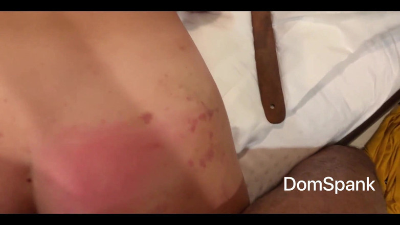 RealDomSpank: ヨーロッパの彼女が激しいアナルセックスでオーガズムに達し、私が敏感だと言われました