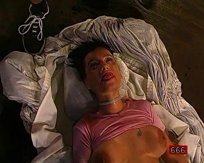 Piss Lover: 小便口交情侣在钢棒吞精 ggg john thompson