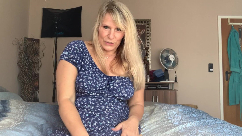 SweetSusi: Susi's Horny Dirtytalk to Cumshot