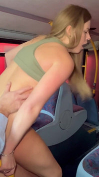 Šťastný řidič autobusu