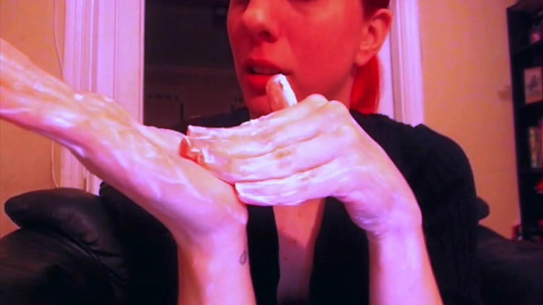 Quinn brooks: Lotioning My Hands
