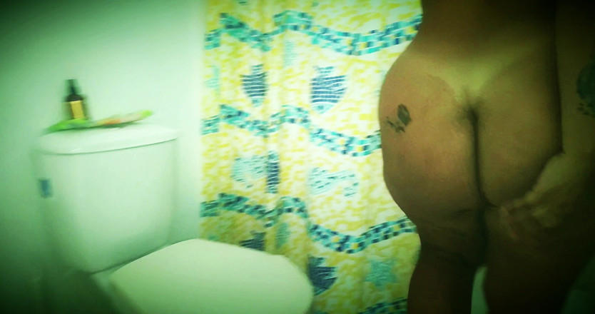 PABLO N3GROBAR: Douche, twerk, show, petite nana