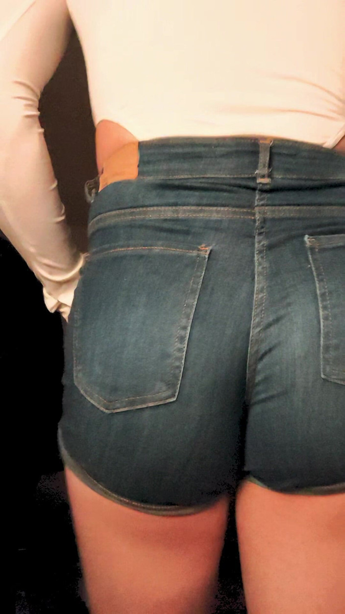 Jade Sissy: Yeni bekaret kafesi var!