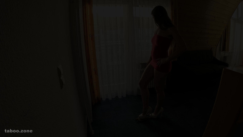 TabooZone: Tôi nghiền nát cái xương của người lùn của tôi