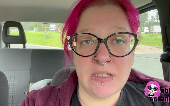 Abby Strange: Sikanie na przystanek odpoczynku dla autostrady