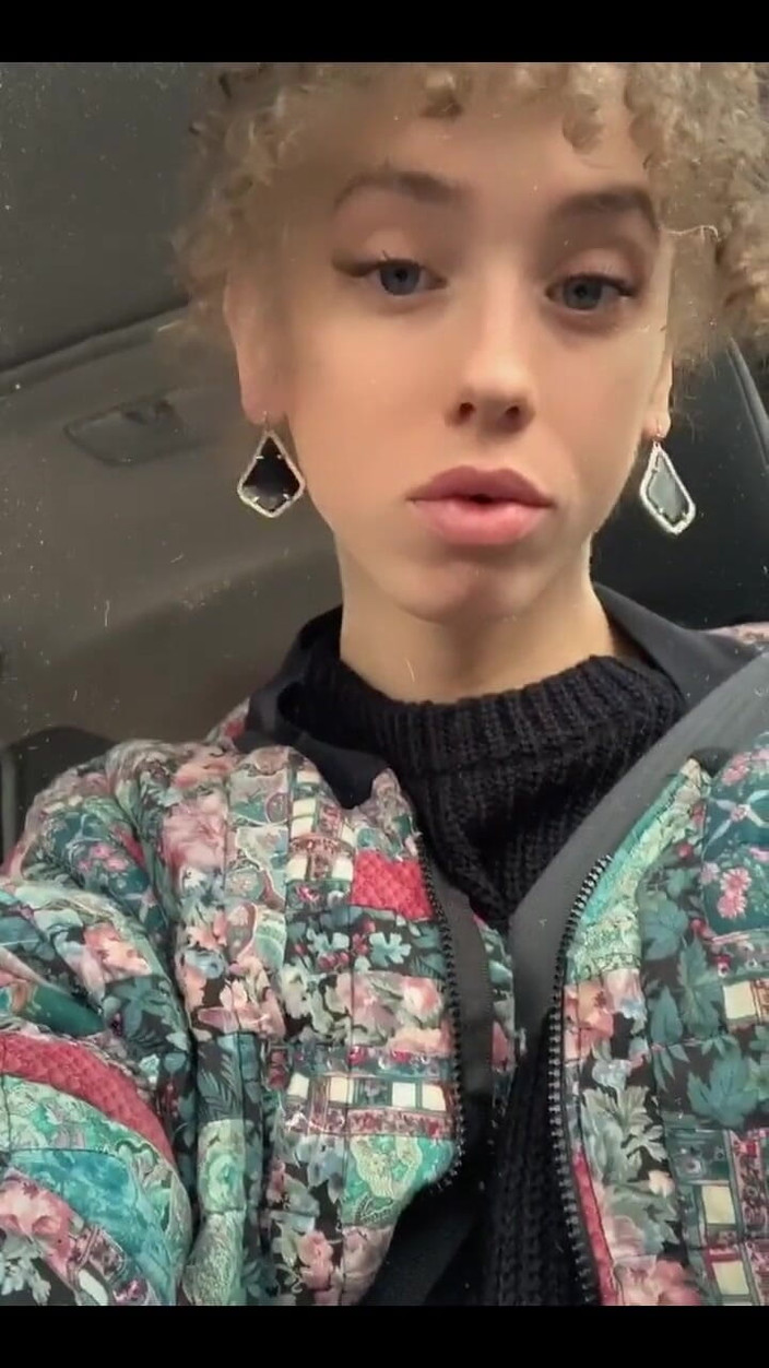 Tia Tizzianni Productions: Business Casual Lily Demure