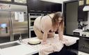 Kayla Peach studios: SSBBW Kayla Peach Smashes Cake with Her Ass