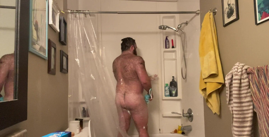 Huzzbearz: Після тренажерного залу душ