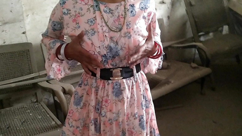 Shahilsingh119: Gough, indem sie sie zum alten haus nimmt