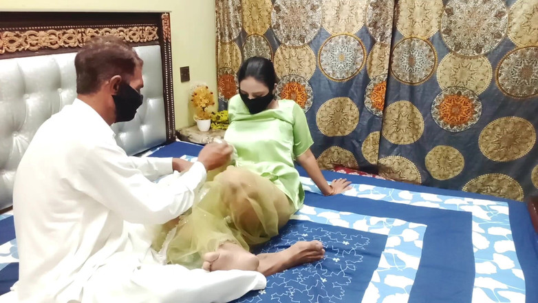 MehwishButt: Große möpse indisches Desi-hausmädchen Ko Baba G Ny Chod Diya...