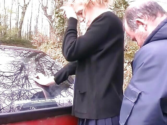 Filles Francaises: Una ragazza francese porcellina si fa scopare il culo da...