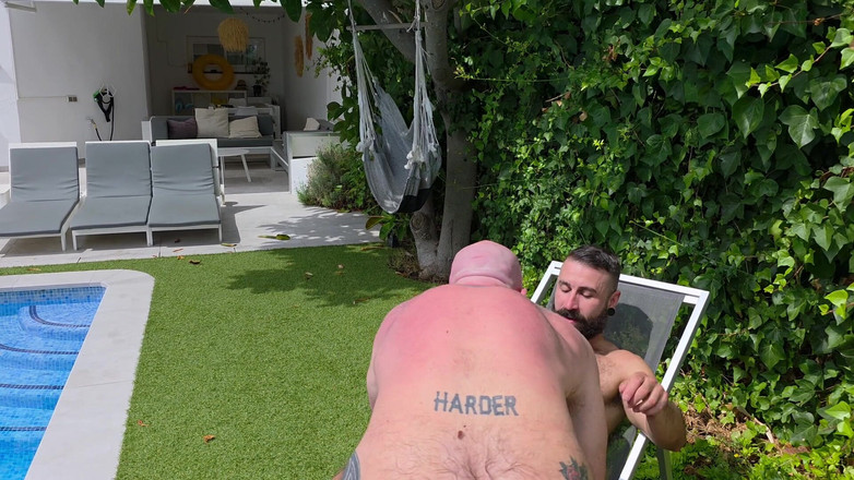 Rober_go: Seduzione a bordo piscina, rilascio crudo!