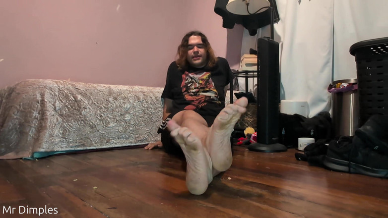 Mr Dimples: Post-entrenamiento pies y culo instrucciones de paja!