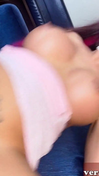 Barbie Tedesca Dalle Grandi Tette Si Incontra per Un Appuntamento Anale Con I Turisti