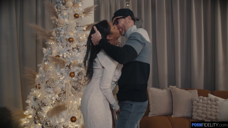 Pornfidelity: Pornfidelity - Nina's White Creamy Christmas!
