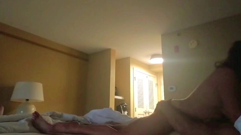 Estebanyanna: Real Cheating Wife Takes 2 Creampies Back to Back in Hotel...