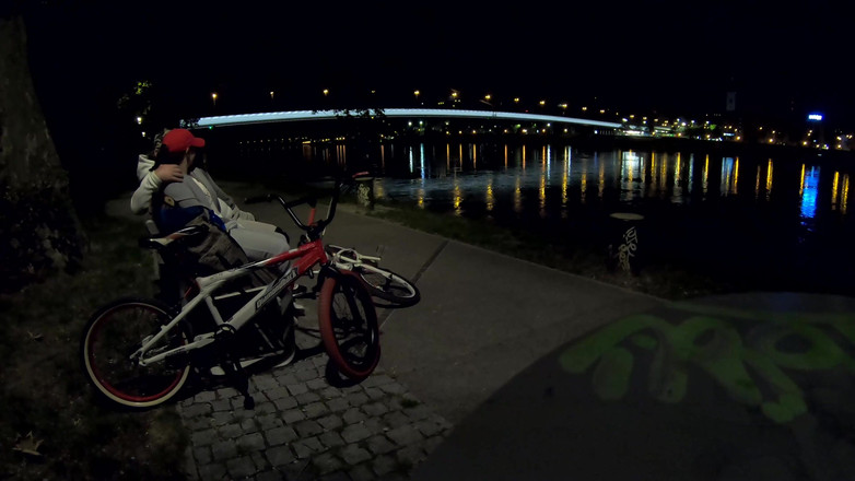 DedeDeville: मेरे सौतेले भाई के साथ वास्तव में जोखिम भरा और तेजी से शौकिया सार्वजनिक सेक्स, फुहार वाला चरमसुख और मुंह में वीर्य। Dada Deville