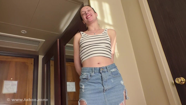 PeeFetish: Komm, während ich pinke!