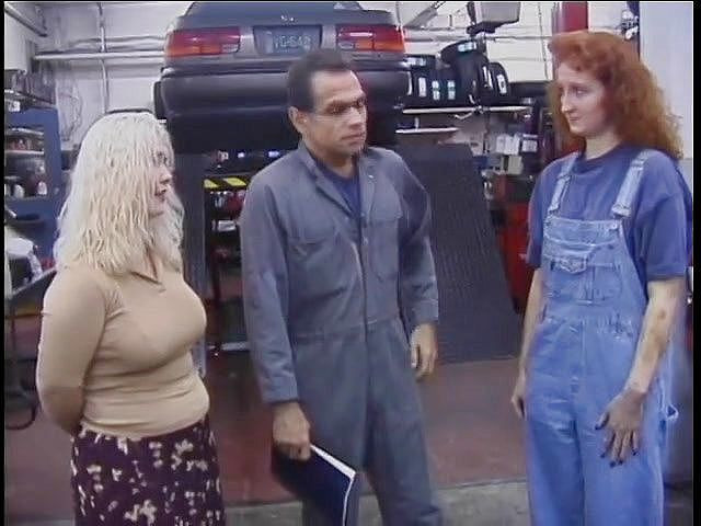 Sex Karma: Sarışın sandalyeye bağlı ve göğüsleri kırpıldı