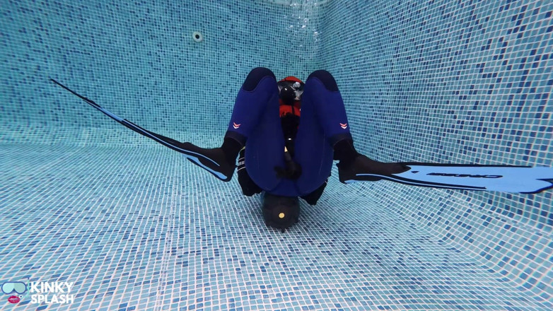 UKCuteGirl Lucy Lauren: Underwater Scuba Strip Challenge &amp; Vibe Climax