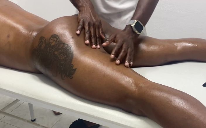 gustavomansonstar: Amateur Camera Records Trans Being Massaged