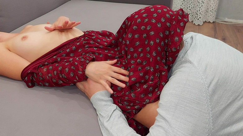 Squirt_orgasm_69: Nachbar befriedigt meine nasse muschi mit sanftem heißem cunnilingus