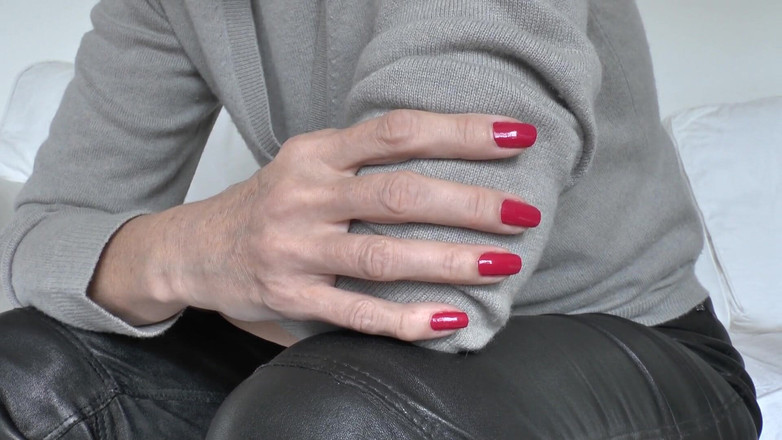 Lady Victoria Valente: Öğleden sonra klasik zarif kırmızı tırnaklar, Leydi Victoria Valente