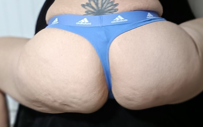 Longtoes45: 집에서 혼자 애널 자위